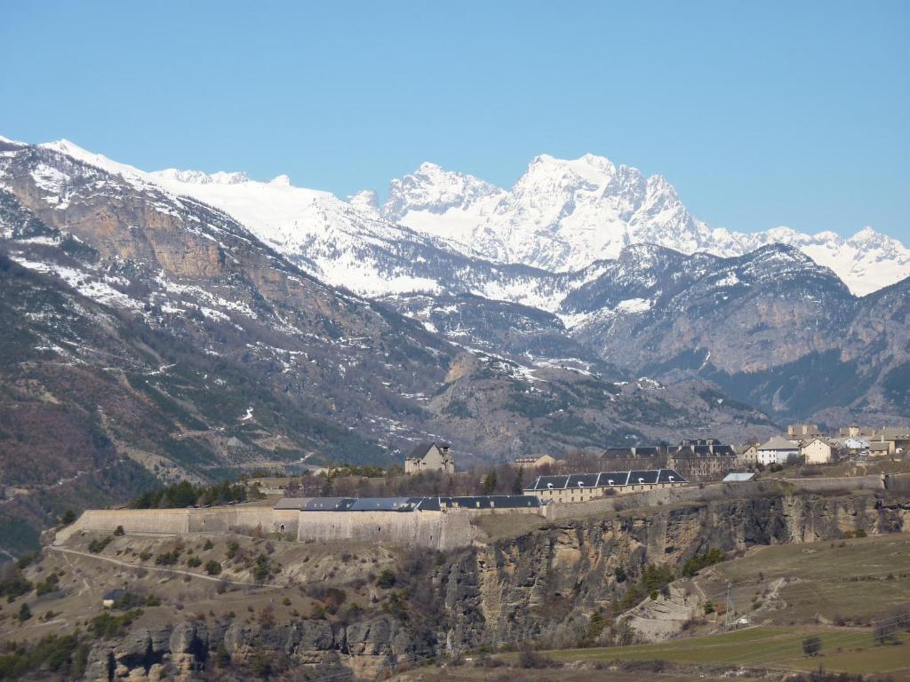 Holiday Home&Spa - Le Rendez Vous de Vauban Mont-Dauphin Buitenkant foto