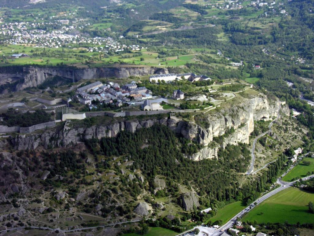 Holiday Home&Spa - Le Rendez Vous de Vauban Mont-Dauphin Buitenkant foto